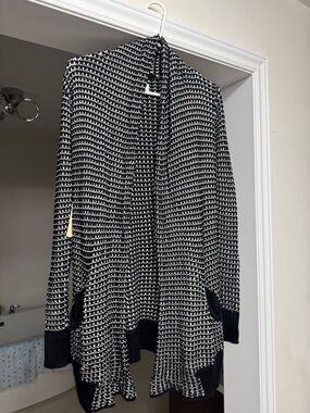 Wilfred Black and White Open-Front Knit Cardigan